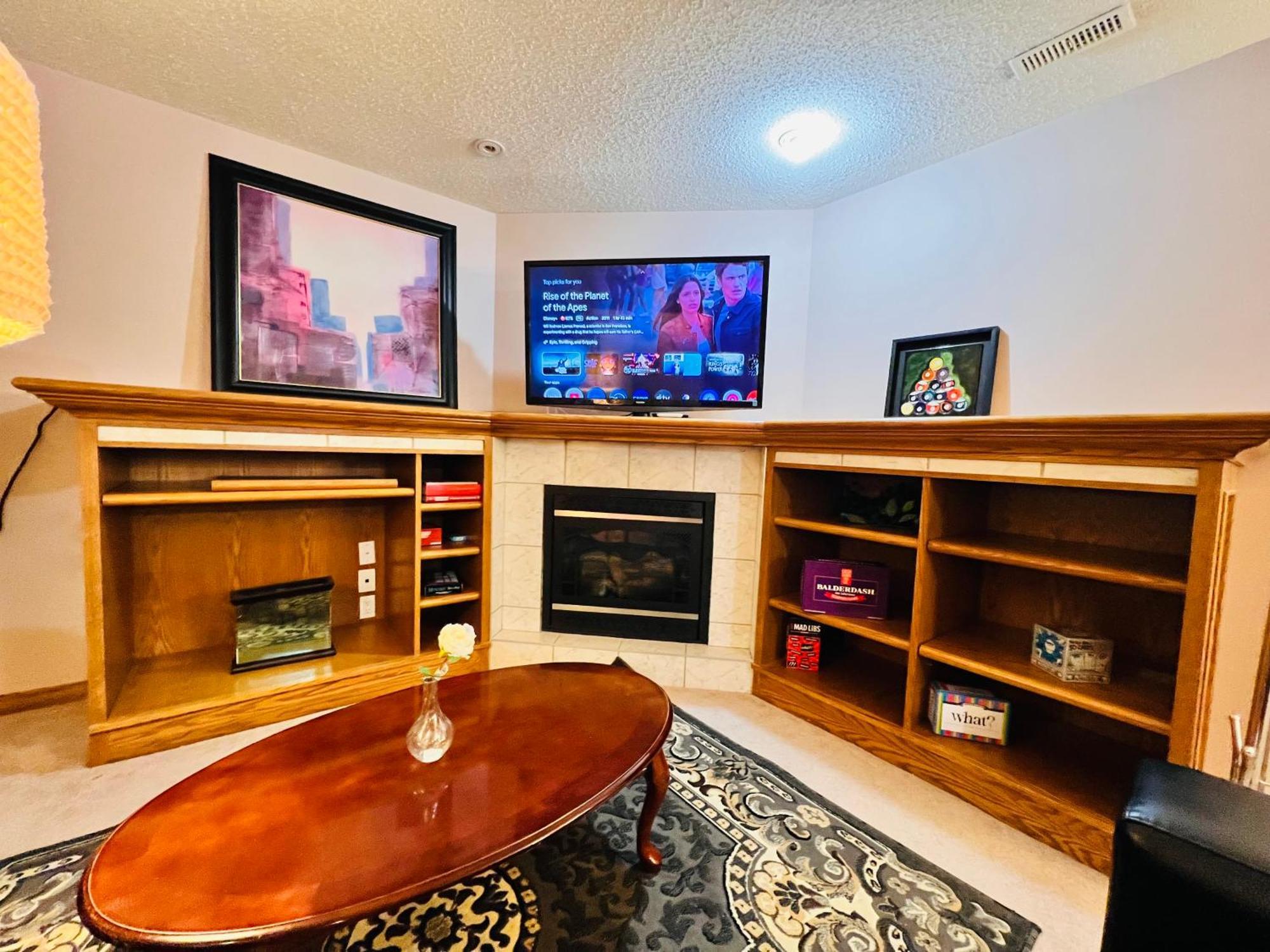 A Classic Homely Basement Suite! Chestermere Ngoại thất bức ảnh