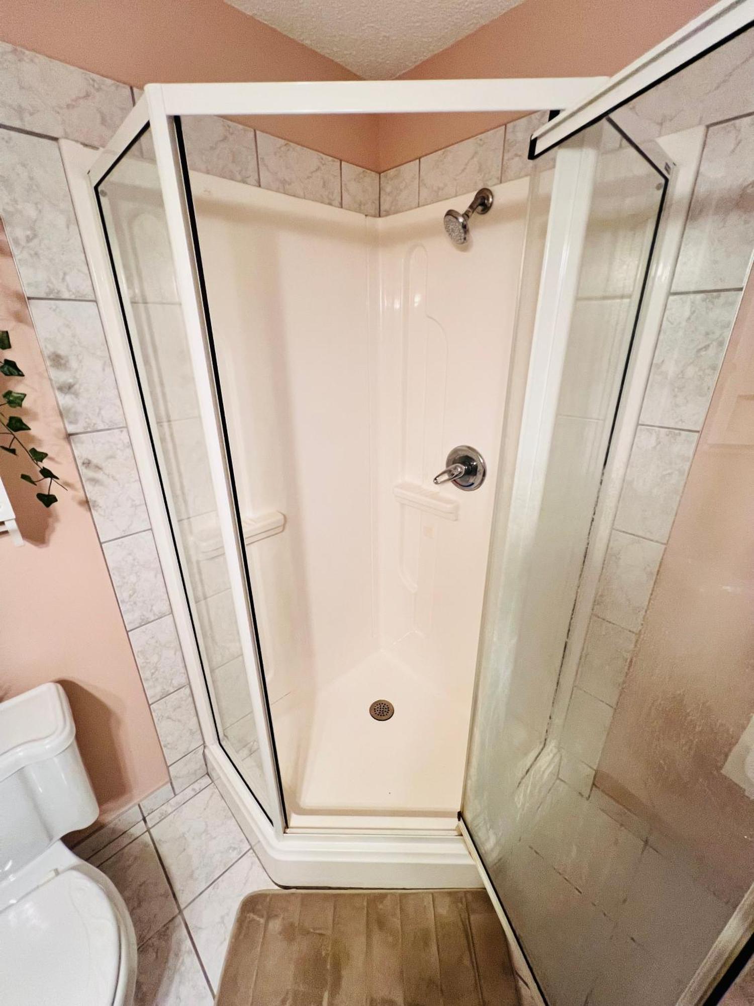 A Classic Homely Basement Suite! Chestermere Ngoại thất bức ảnh